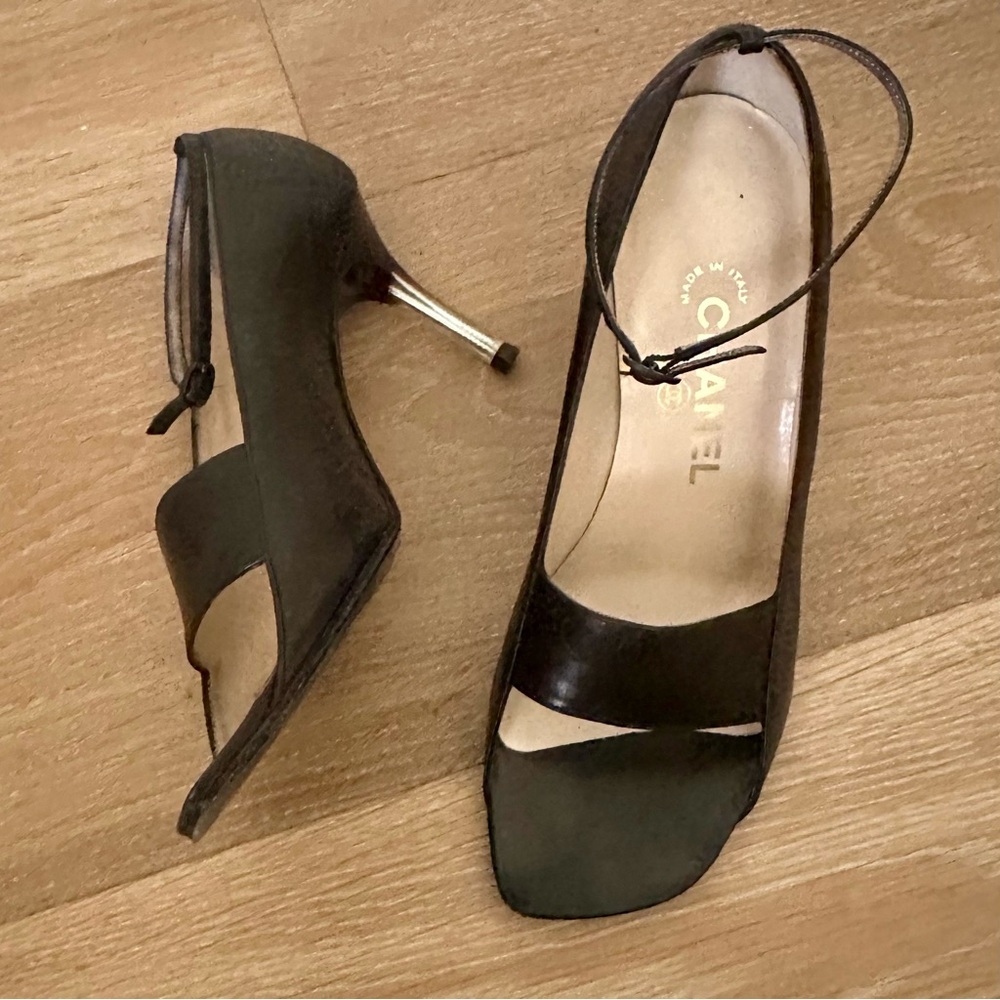 Vintage Chanel Cruise Collection Slingback Heels - Picture 2 of 14